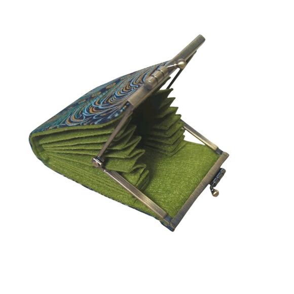 Cathayana Peacock Brocade Credit Card Holder Organizer Wallet Kisslock Closure - Picture 4 of 6